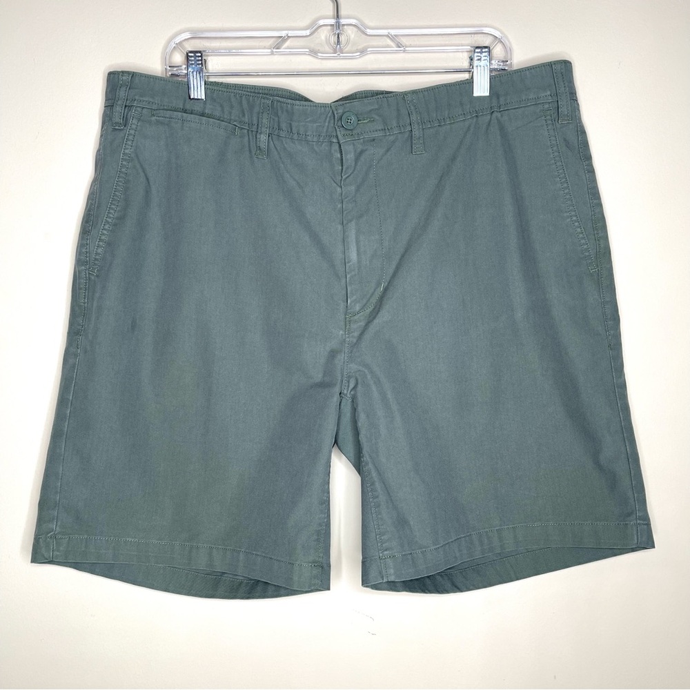 Orvis Shorts Mens Size 42 Green Cotton Chino 8‎ in. Inseam Flat Front